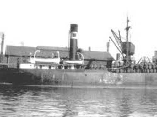 Per il trasferimento dei prigionieri nemici nella penisola, gli italiani utilizzavano spesso delle navi cargo totalmente inadatte al trasporto di uomini